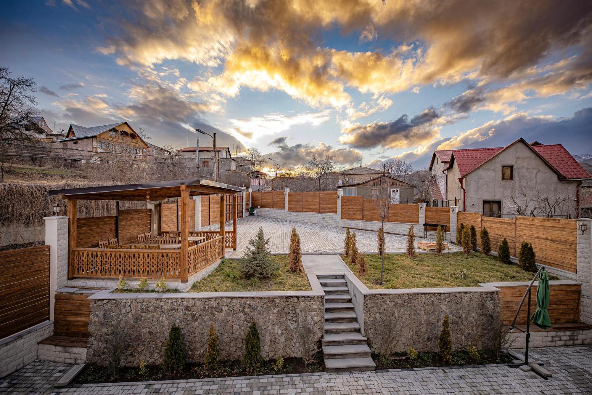 Taniqinn Dilijan Hotel Exteriér fotografie